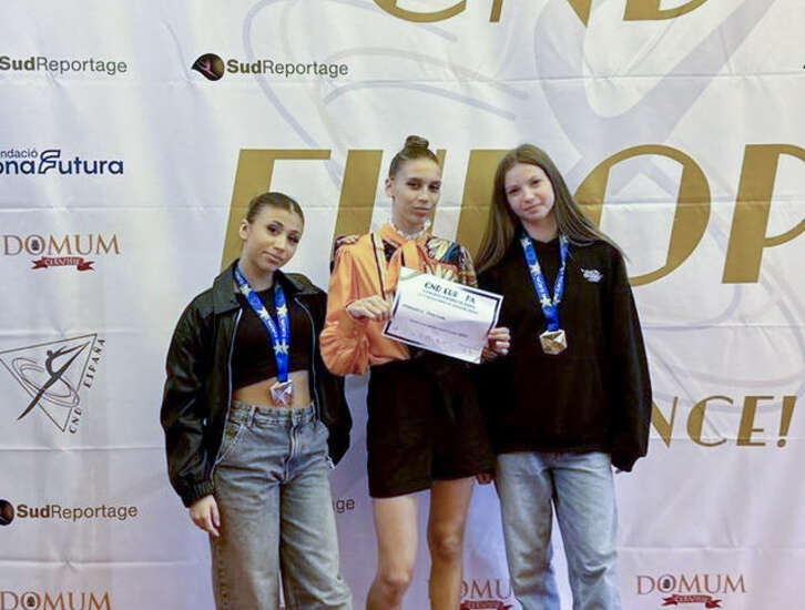 Emma, Sofya et Chine : une éclatante performance pour les jeunes danseuses du Plateau Briard au championnat d’Europe !